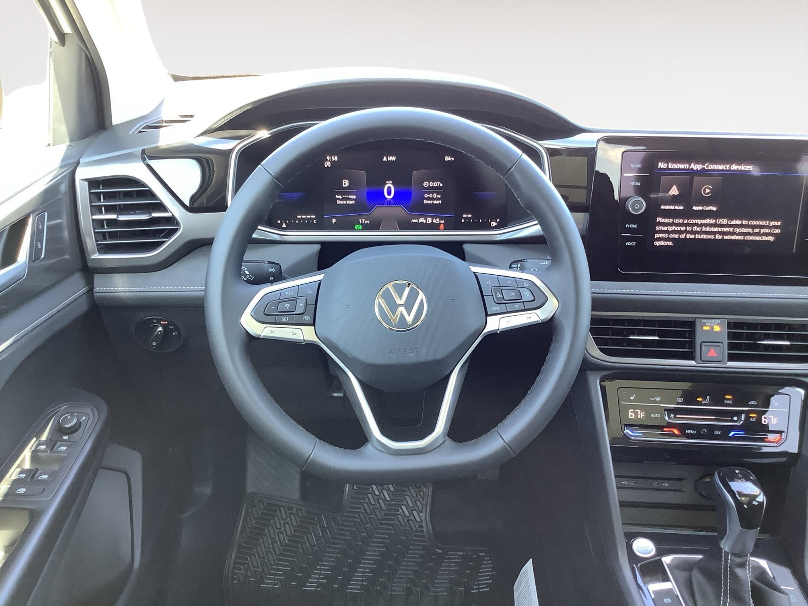 New 2026 Pure White w/Deep Black Roof Volkswagen SE Black image 15