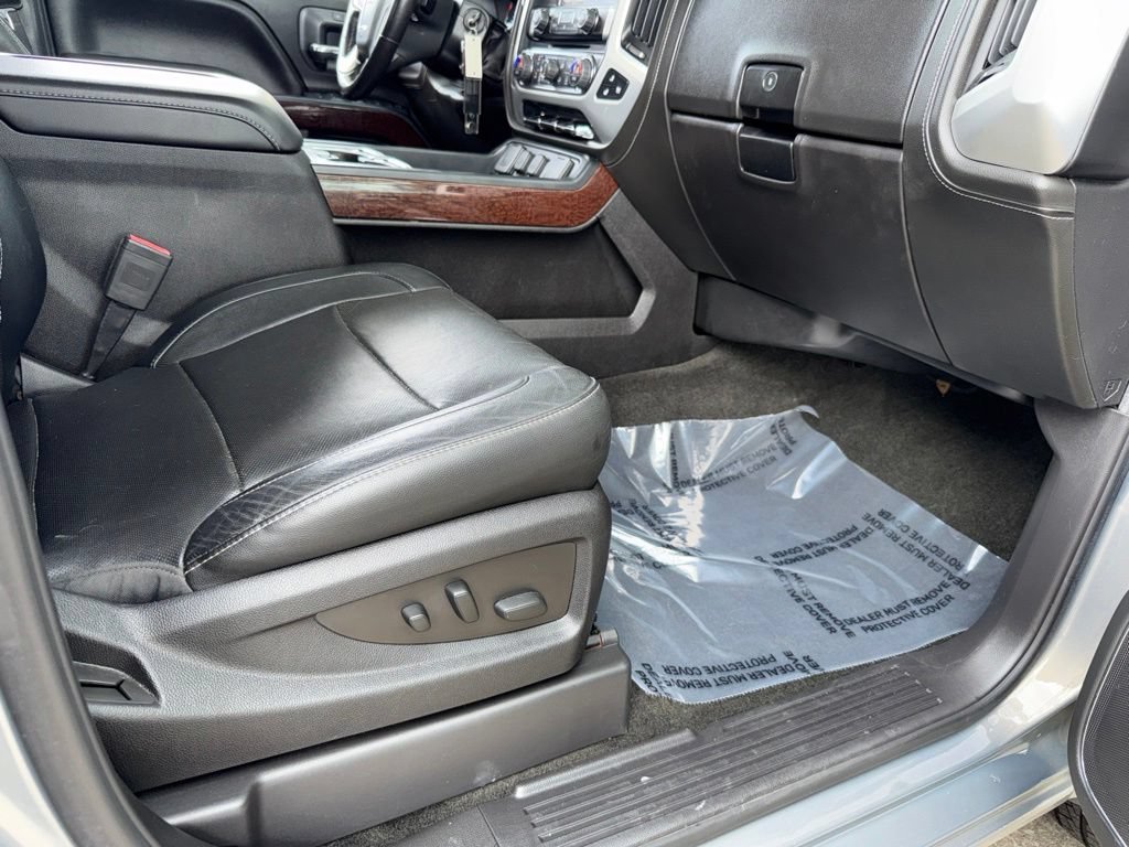 Used 2017 PEPPERDUST METALLIC GMC SLT image 47