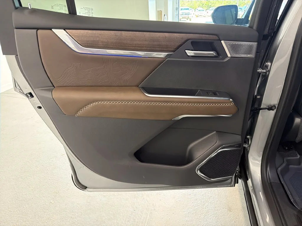 New 2027 Sterling Metallic GMC Denali Ultimate image 9