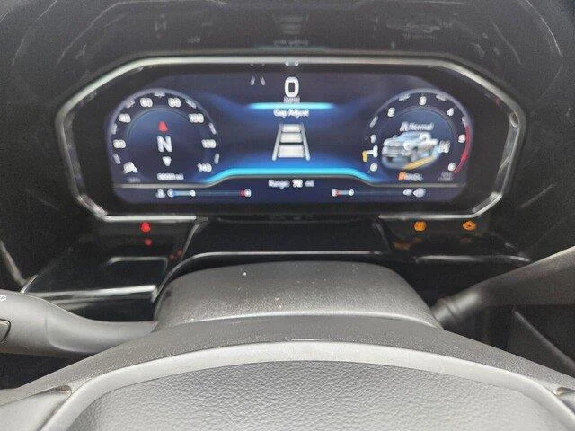 Used 2024 Summit White Chevrolet LT image 15