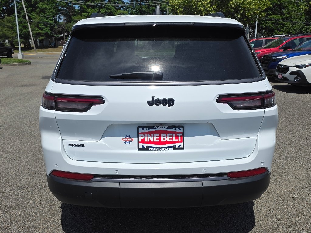 New 2026 Bright White Clear-Coat Exterior Paint Jeep Altitude image 10