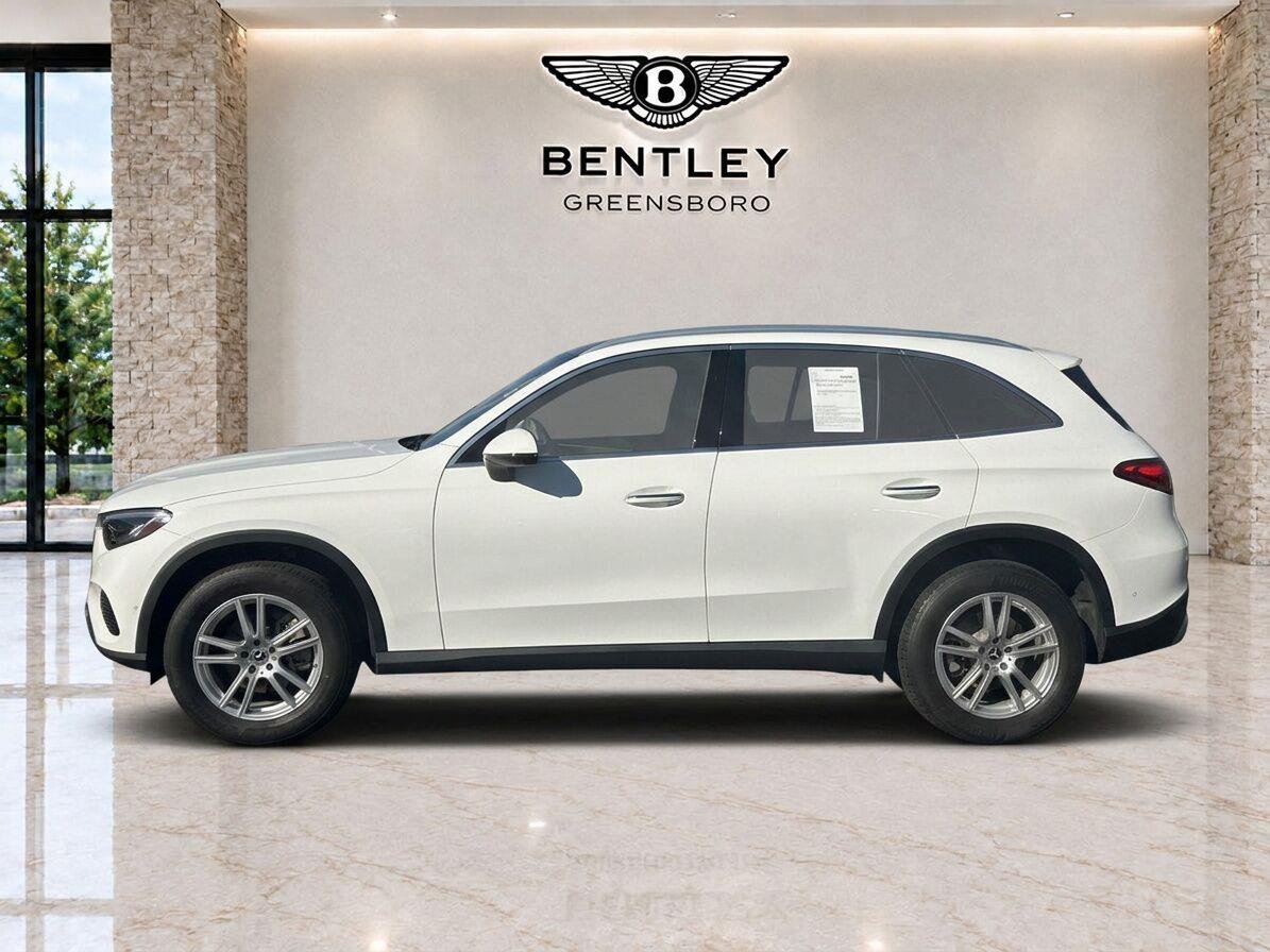 Used 2023 Polar White Mercedes-Benz GLC 300 image 2