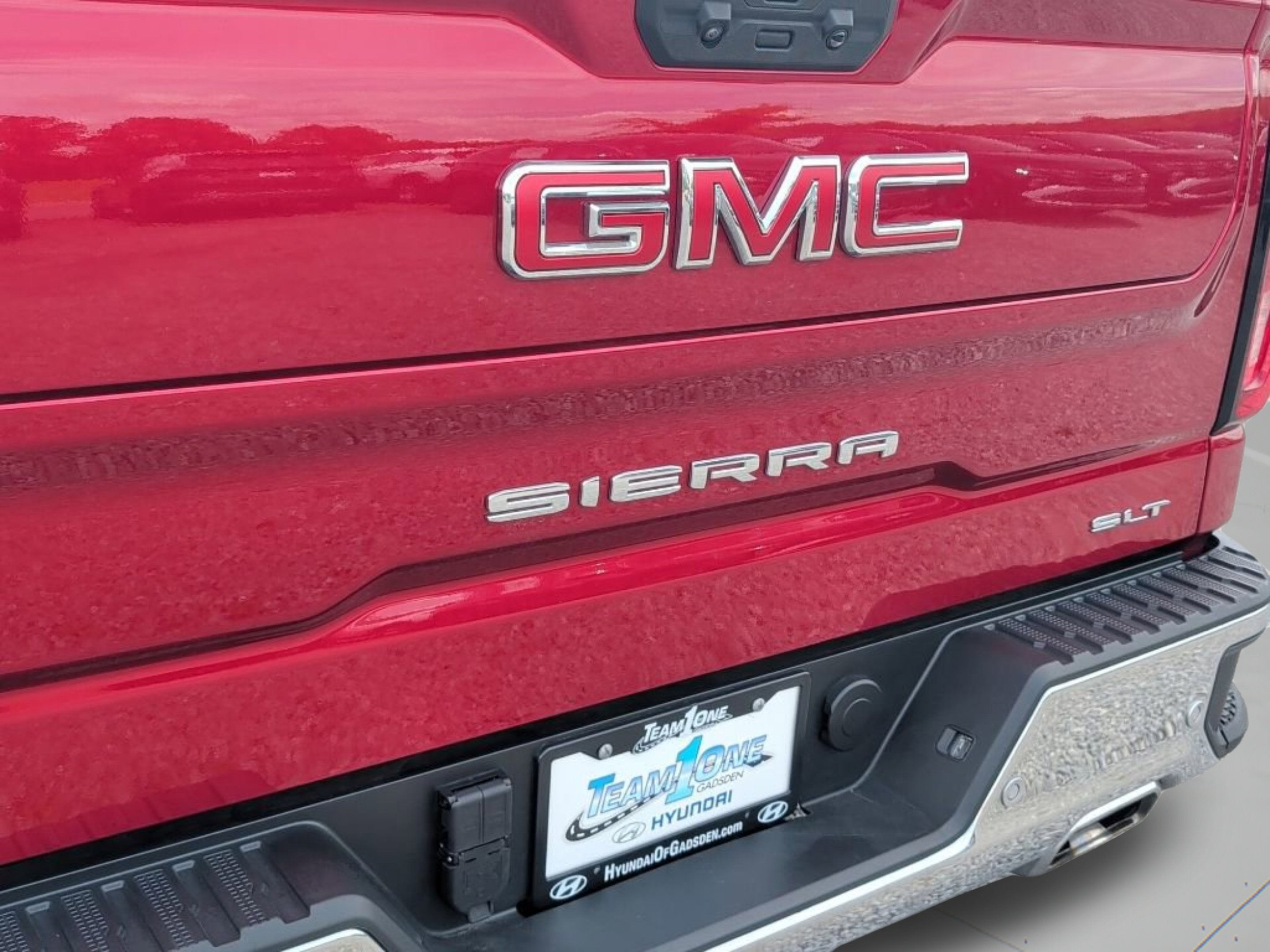 Used 2025 Volcanic Red Tintcoat GMC SLT image 48