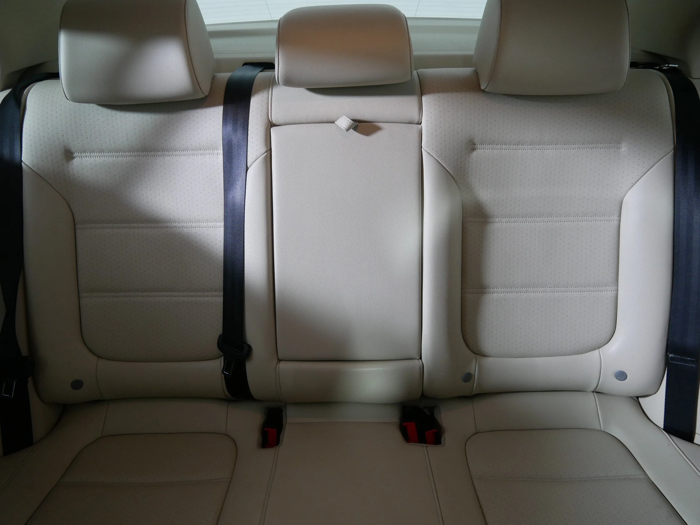 Used 2014 Candy White Volkswagen SE w/Connectivity/Sunroof image 13