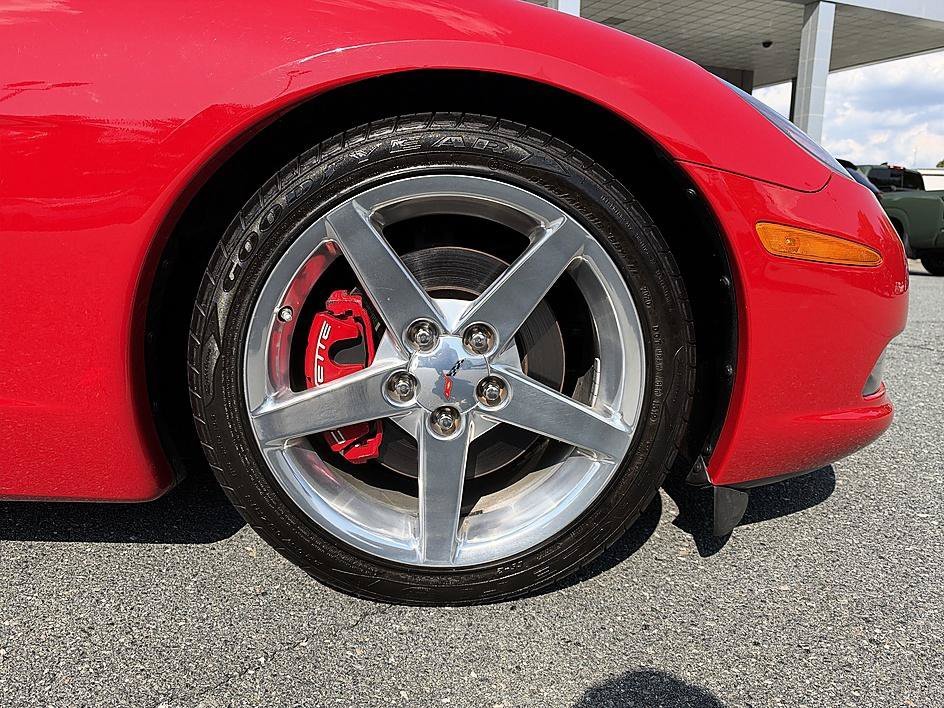 Used 2005 Victory Red Chevrolet Base image 12