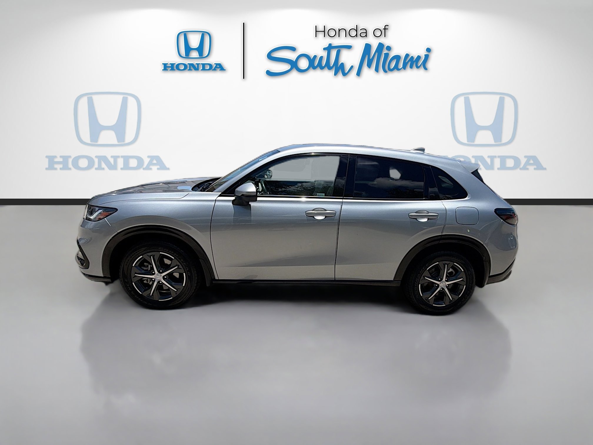 Used 2024 Lunar Silver Metallic Honda EX-L image 4
