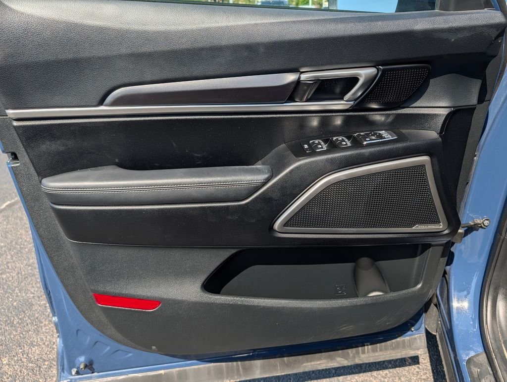 Used 2023 Black Kia S image 22