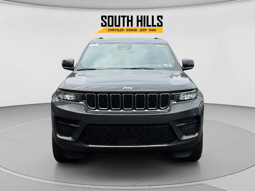 New 2026 Baltic Gray Metallic Clear-Coat Exterior Paint Jeep Laredo image 8