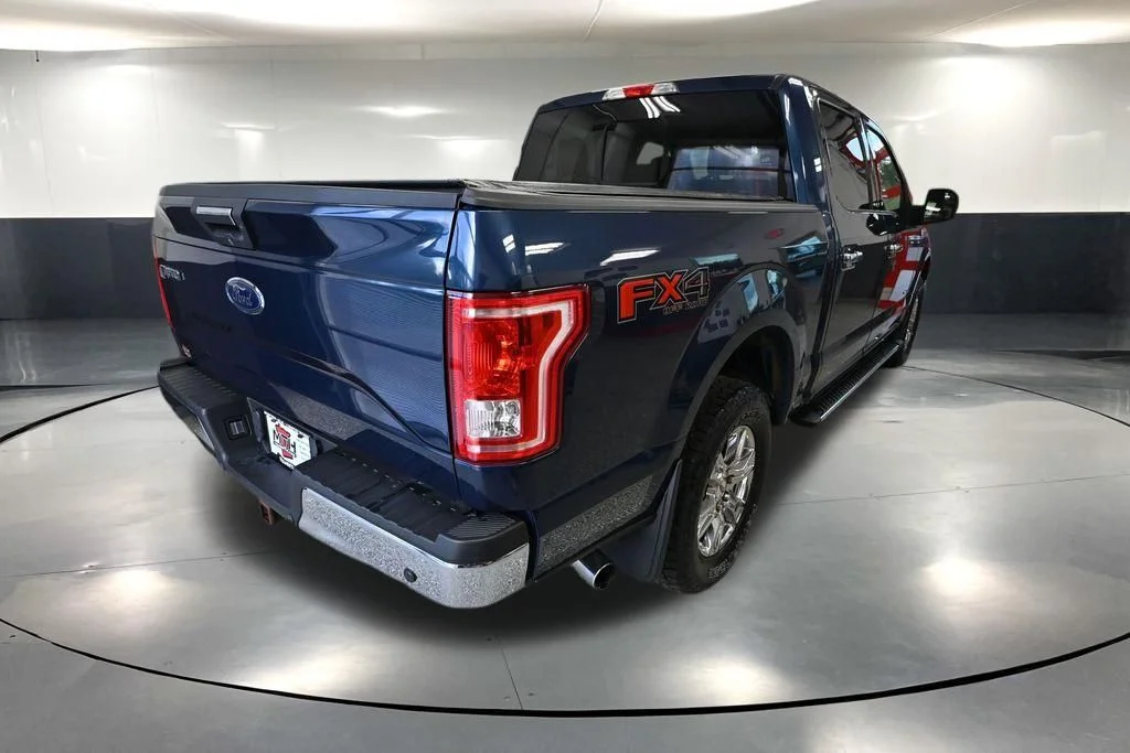 Used 2016 Blue Ford XLT image 6