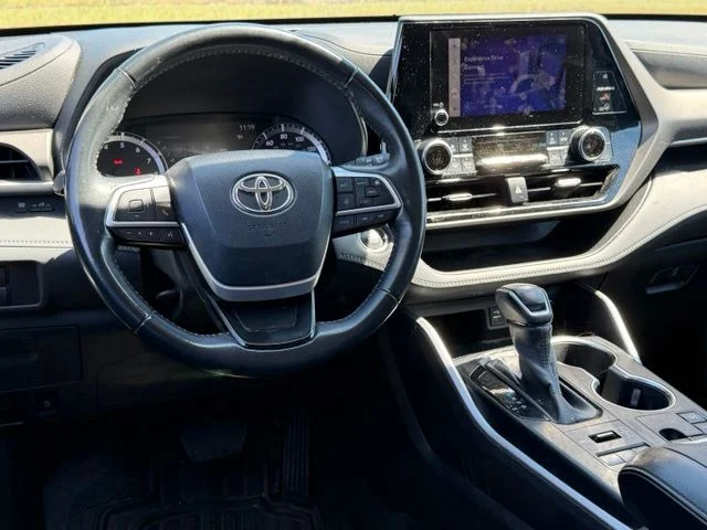 Used 2023 Gray Toyota LE image 15