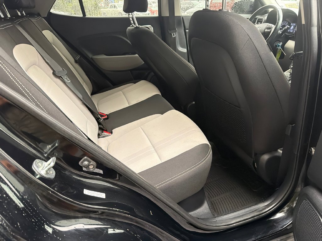 2022 Hyundai Venue SEL - Photo 15