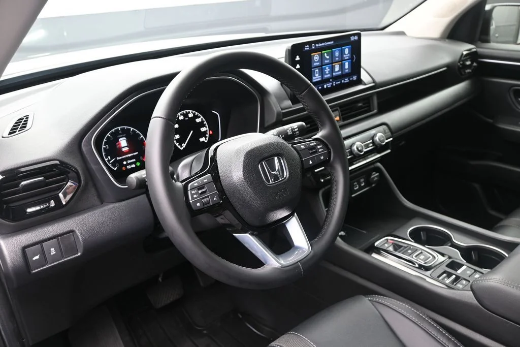 Used 2025 Modern Steel Metallic Honda EX-L image 17