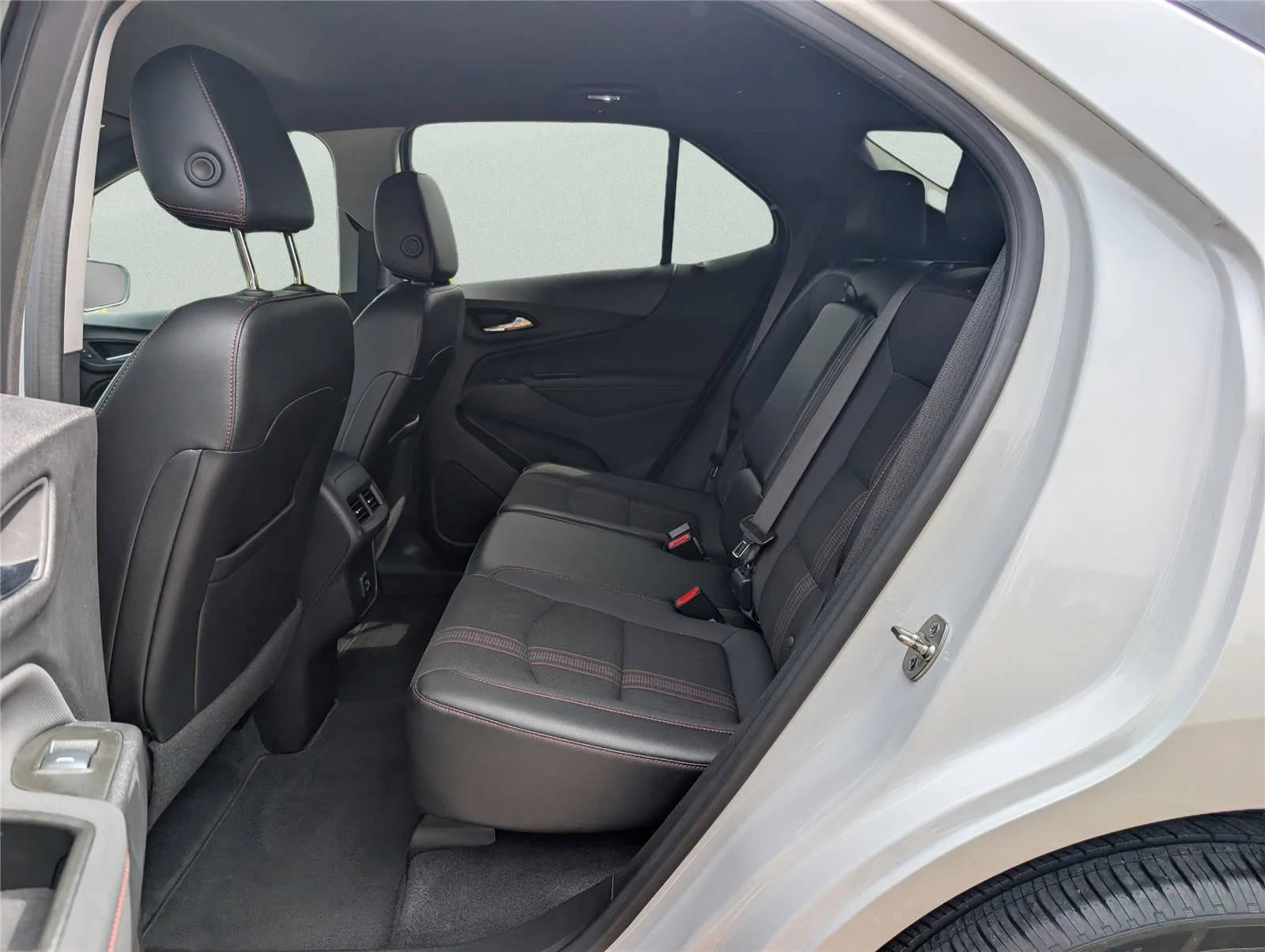 Used 2024 Iridescent Pearl Tricoat Chevrolet RS image 29