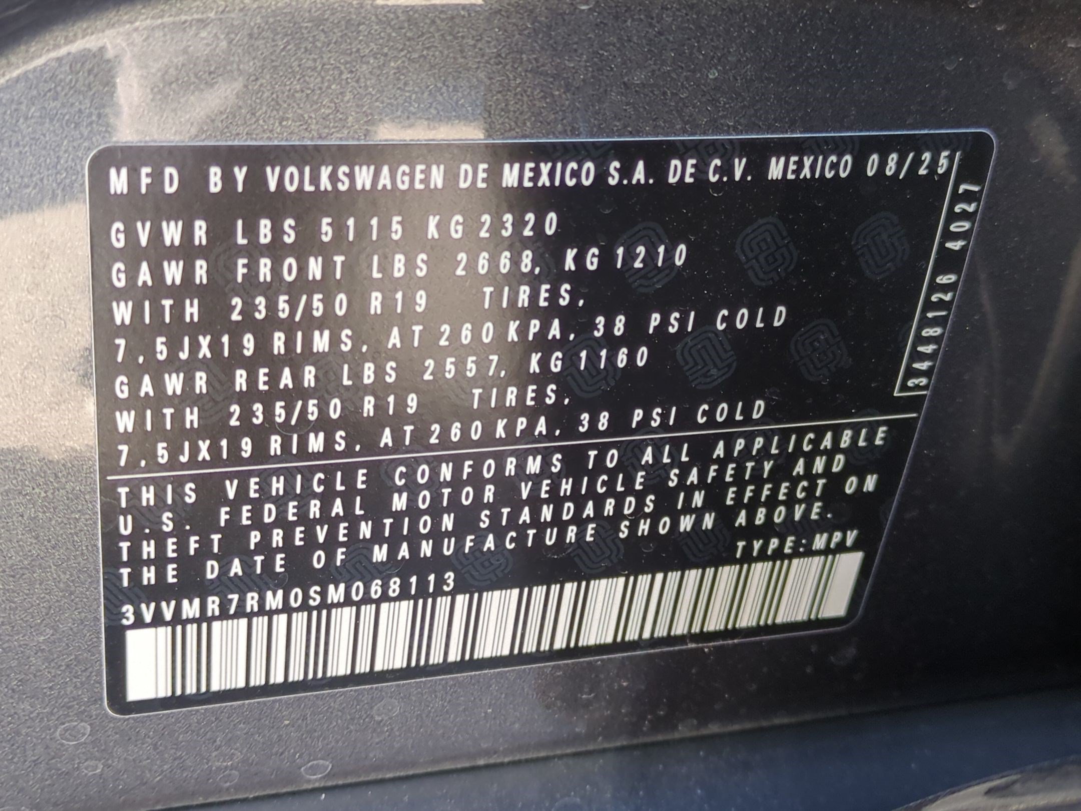 New 2025 Platinum Gray Metallic Volkswagen SE image 18