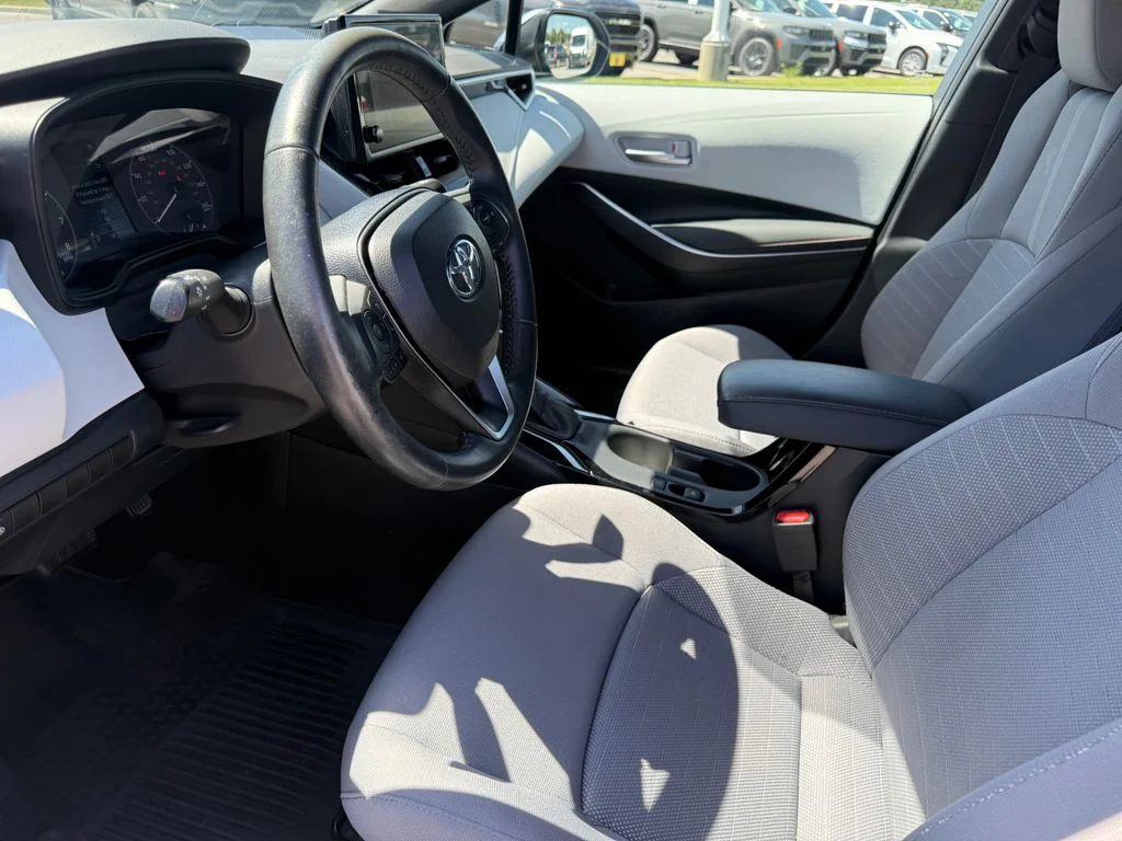 Used 2023 Gray Toyota SE image 4