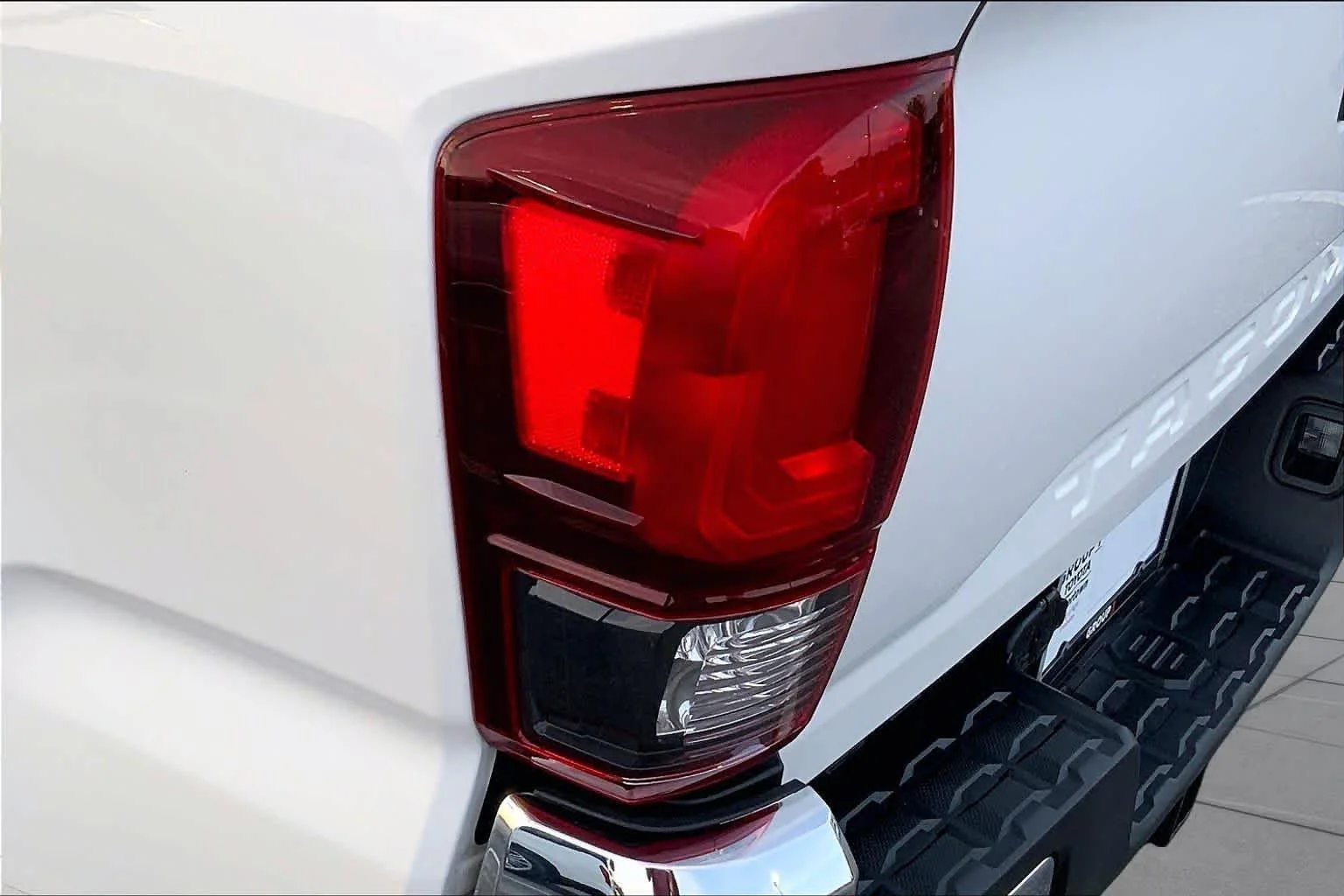 Used 2023 Ice Cap Toyota SR5 image 27