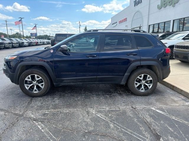 Used 2015 Blue Jeep Trailhawk image 3