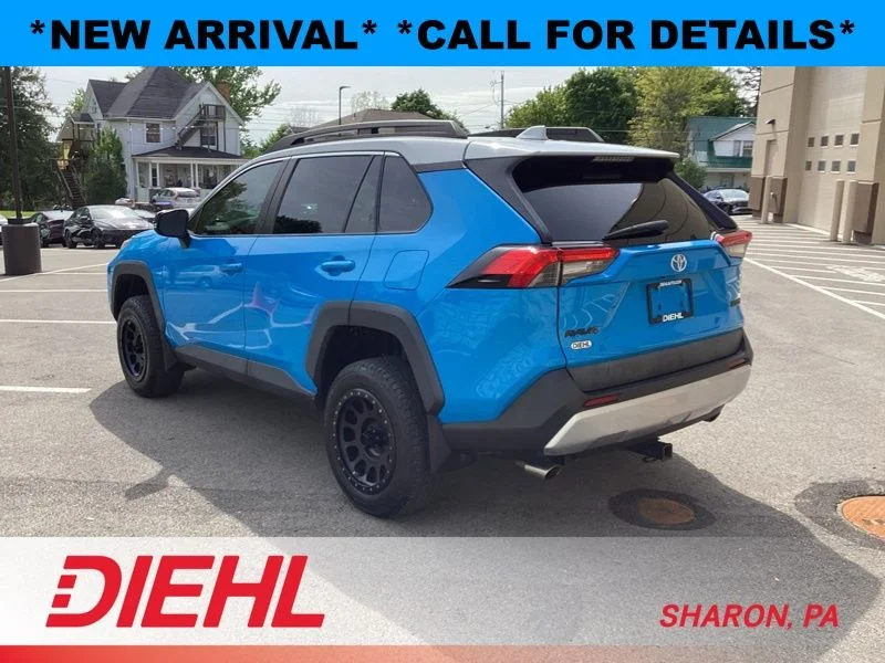 Used 2019 Blue Toyota Adventure image 5