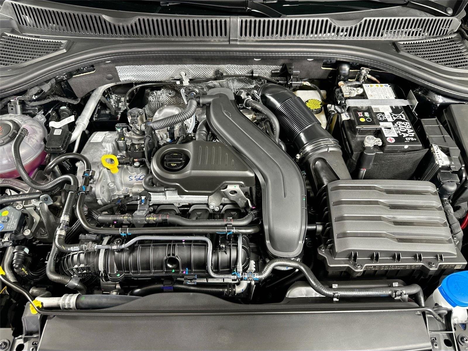 New 2025 Deep Black Pearl Volkswagen SE image 25
