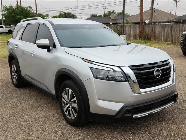 Used 2025 Gray Nissan SL Front-Wheel Drive image 6