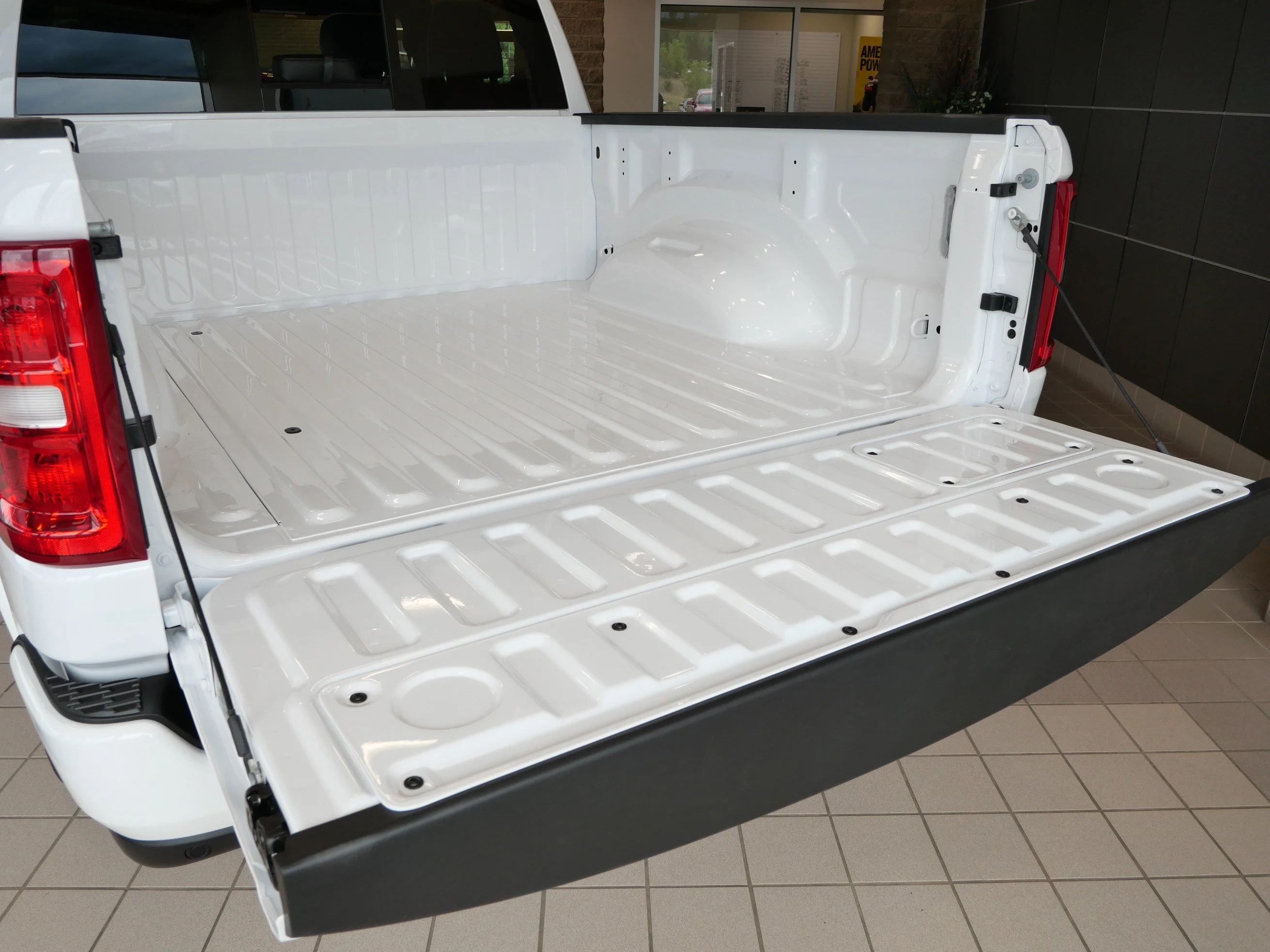 New 2026 Bright White Clear-Coat Exterior Paint RAM Laramie image 8