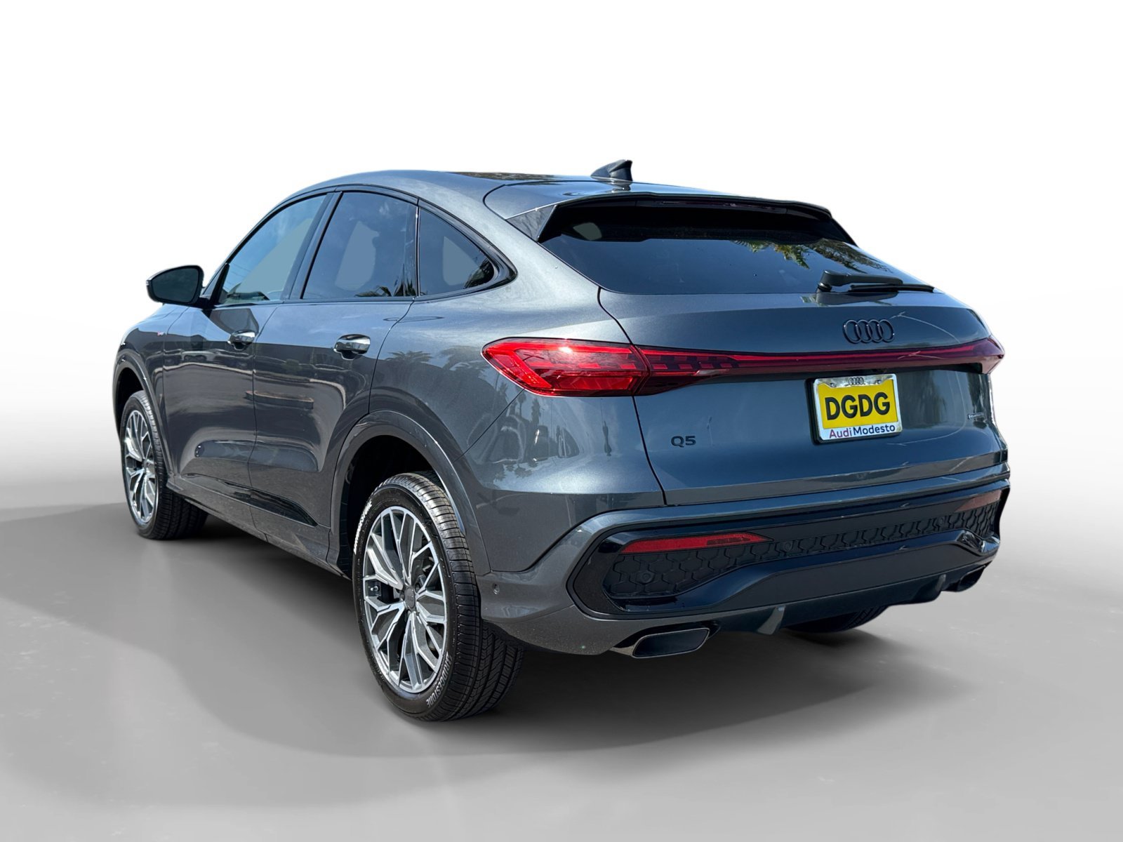New 2026 Daytona Gray Pearl Effect Audi Premium Plus 2.0 TFSI quattro image 3