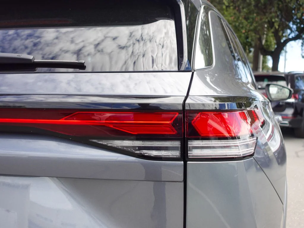 New 2026 Platinum Gray Metallic Volkswagen SE image 6