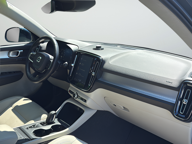 Used 2021 Blue Volvo Momentum image 20