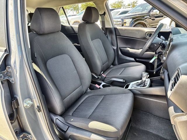 Used 2022 Gray Hyundai SE image 23