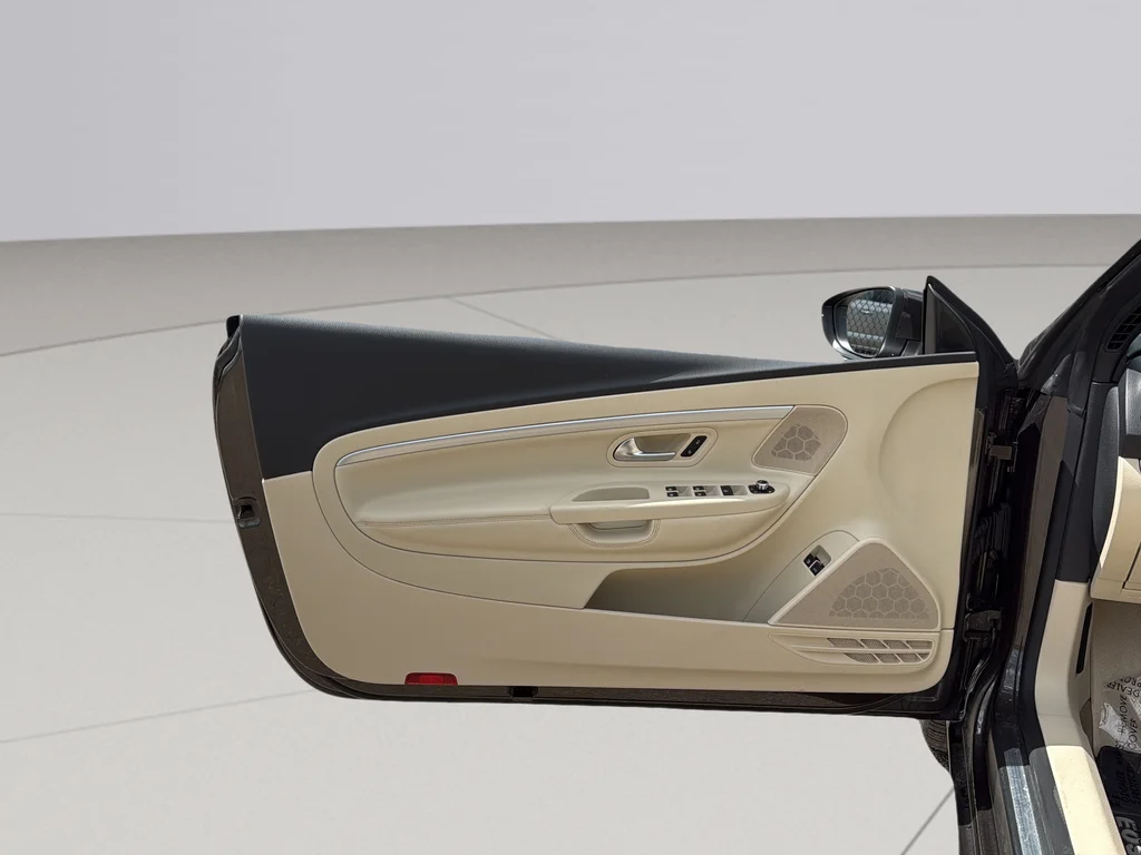 Used 2014 Brown Metallic Volkswagen Komfort Edition image 17