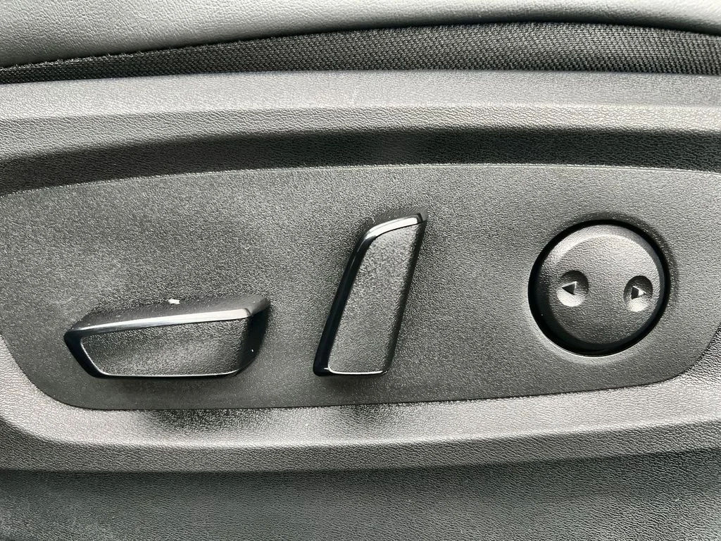 New 2026 Gun Metallic Nissan SL image 14