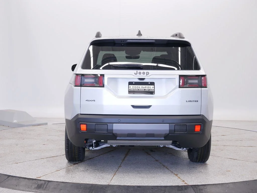 New 2026 Silver Zynith Clearcoat Jeep Limited image 4