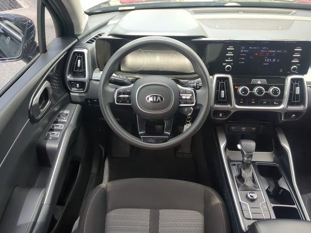 2021 Kia Sorento LX - Photo 18