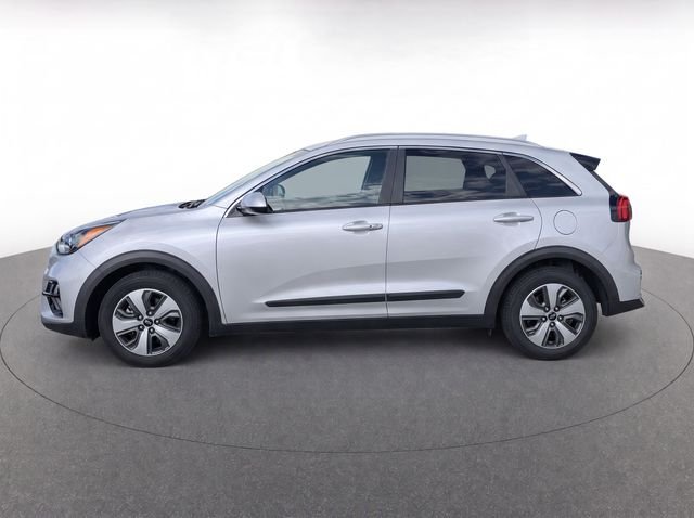 Used 2021 Silver Kia LX image 6