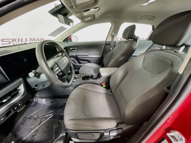 2025 Kia K4 LXS - Photo 10