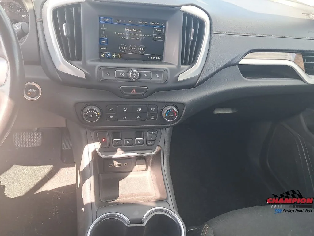 Used 2019 White GMC SLE image 20