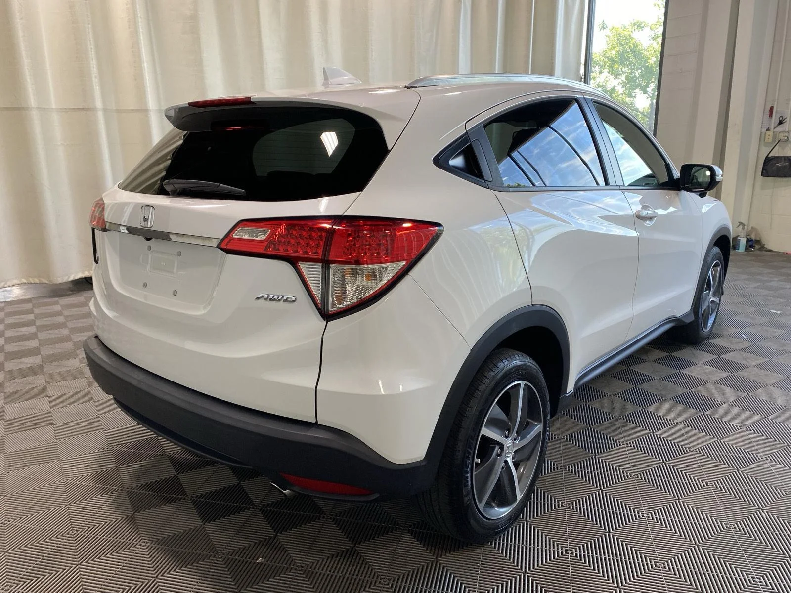 Used 2021 Platinum White Pearl Honda EX-L image 7