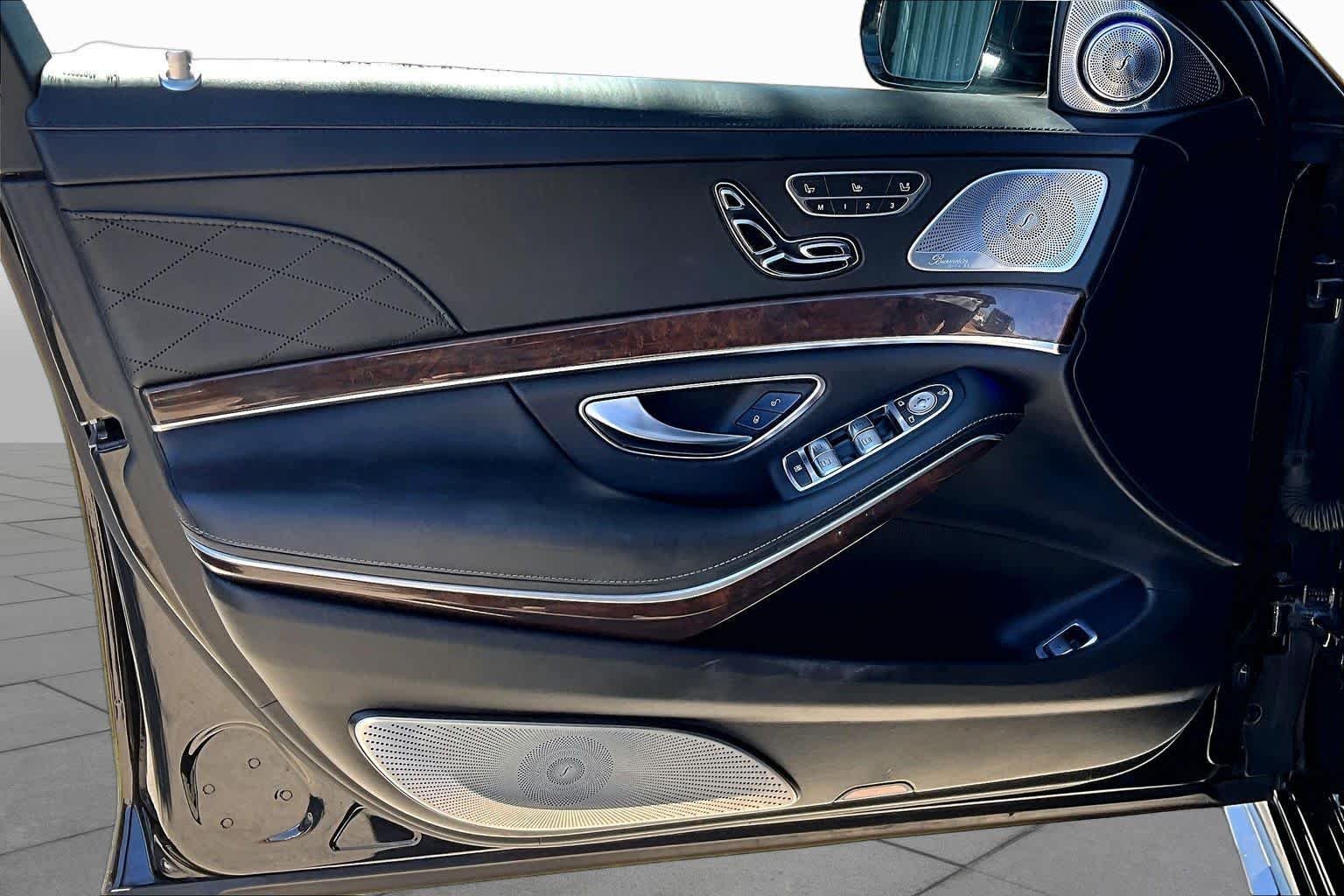 Used 2019 Obsidian Black Metallic Mercedes-Benz S 560 image 22