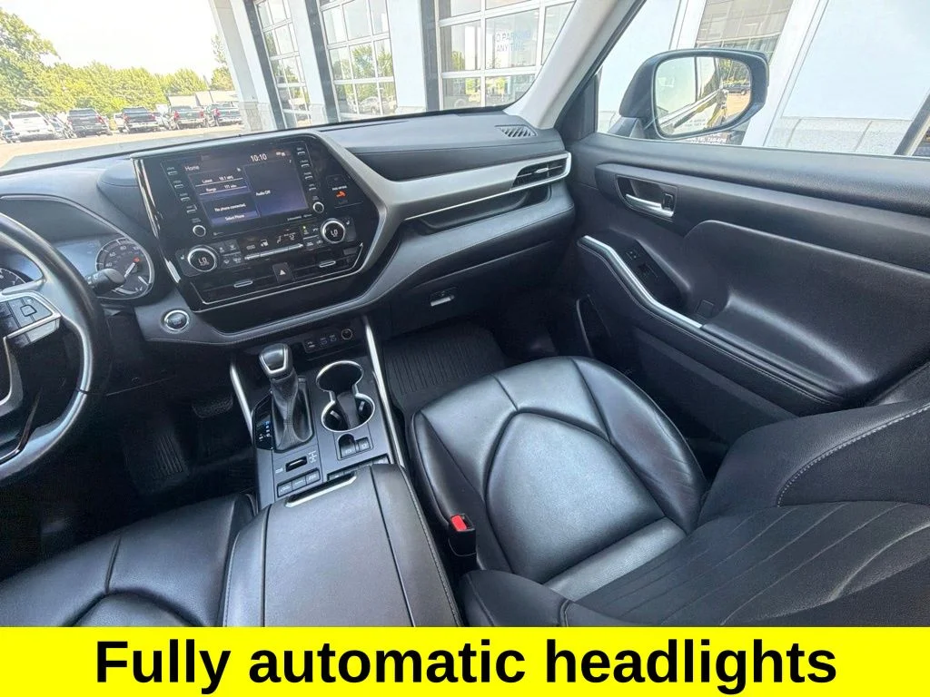 Used 2022 Black Toyota XLE image 12