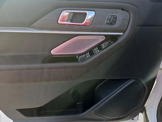 New 2026 Star White Metallic Tri-Coat Ford Platinum™ image 39