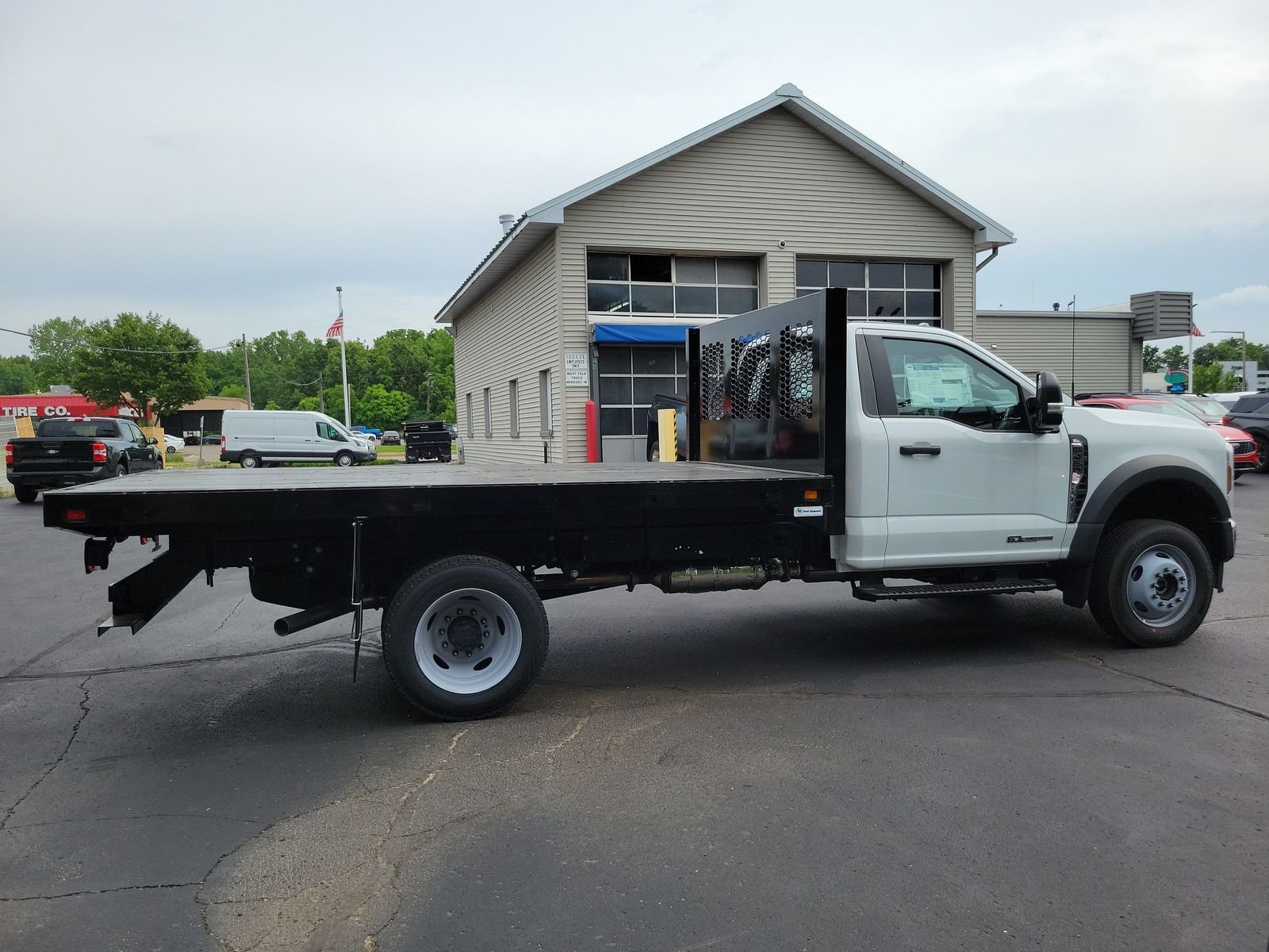 New 2026 Oxford White Ford F-450® XL image 32