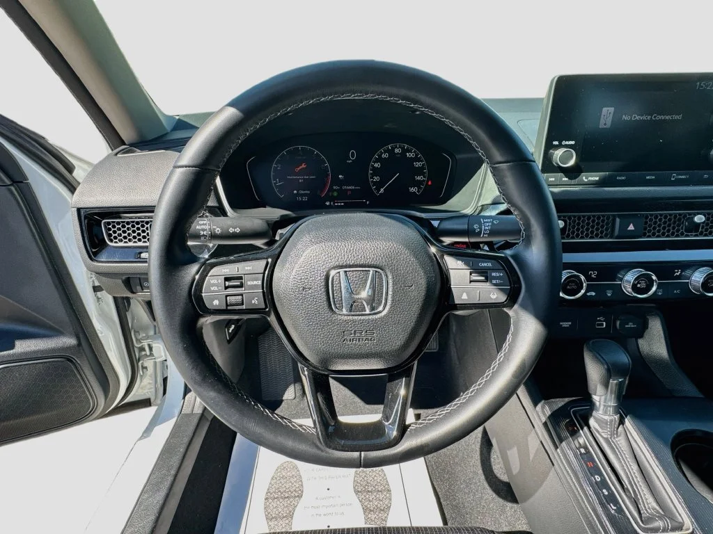 Used 2023 White Honda LX image 11