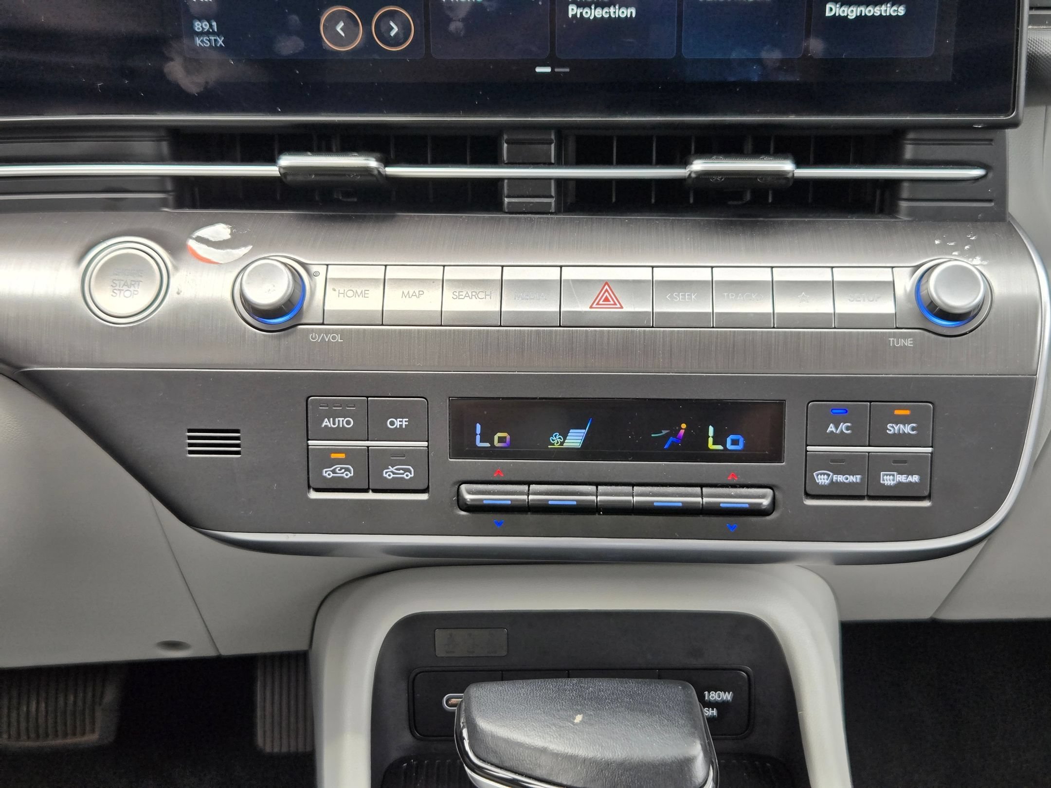 Used 2025 Atlas White Hyundai SEL image 18