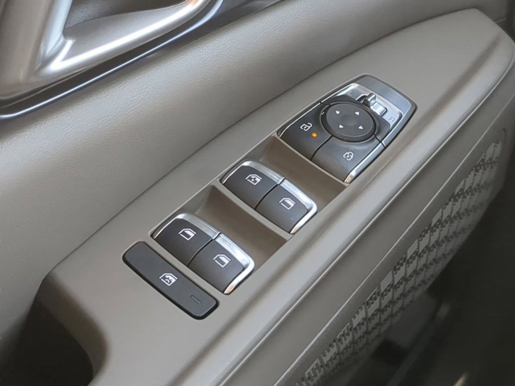 New 2026 Snow White Pearl Kia LX image 26