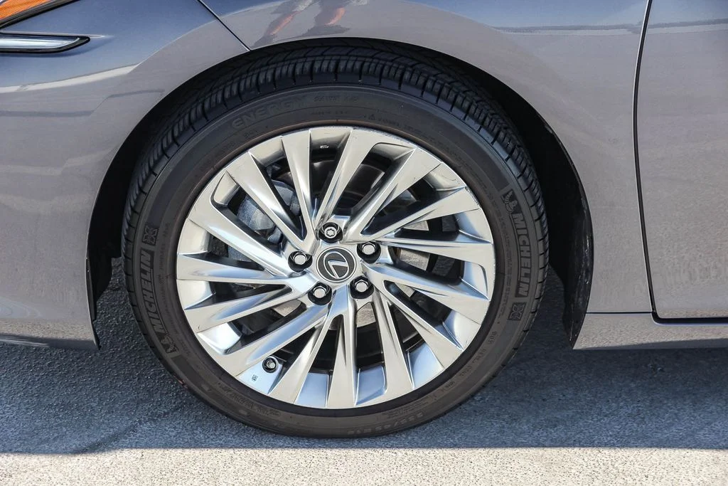 Used 2020 Gray Lexus 300h Luxury image 10