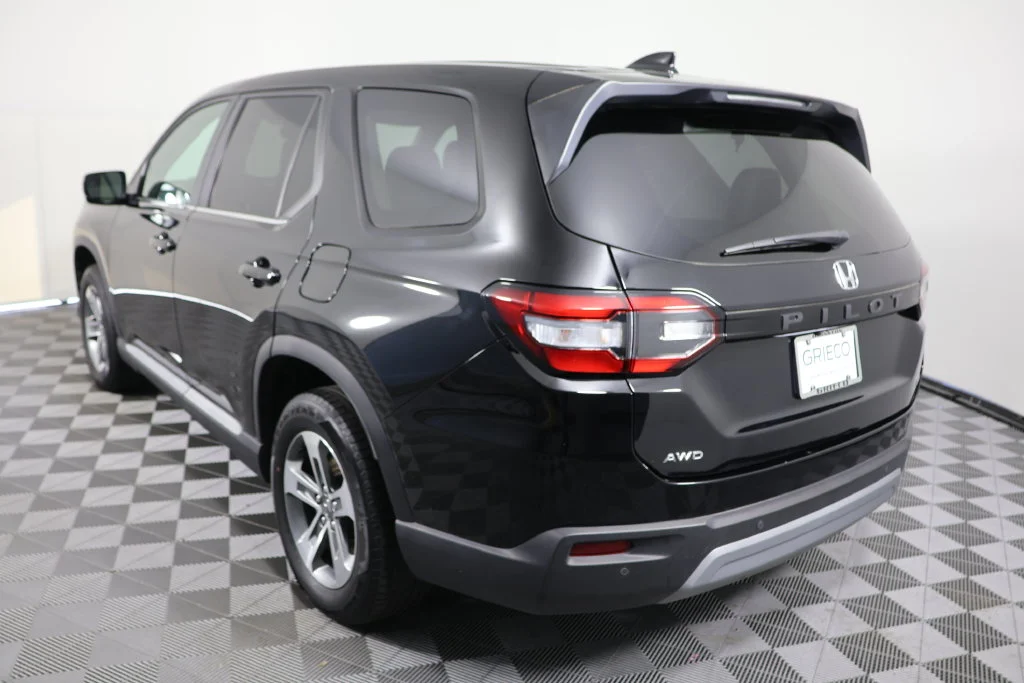 Used 2024 Black Honda EX-L image 6