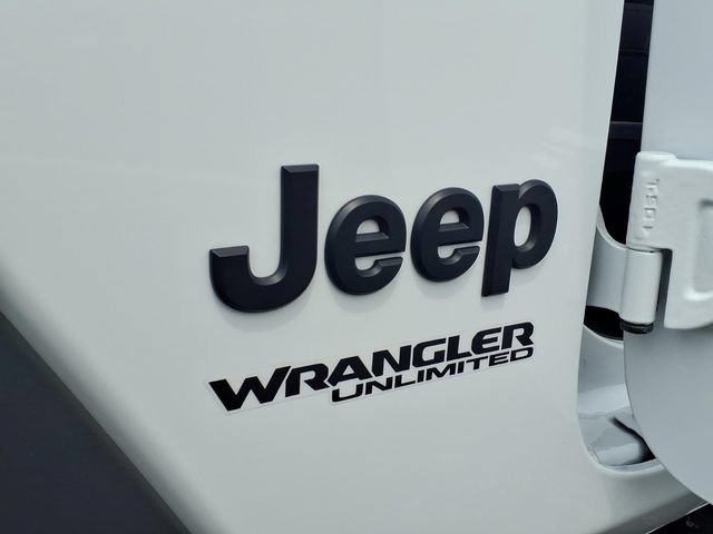 Used 2022  Jeep Unlimited Sport Altitude image 19