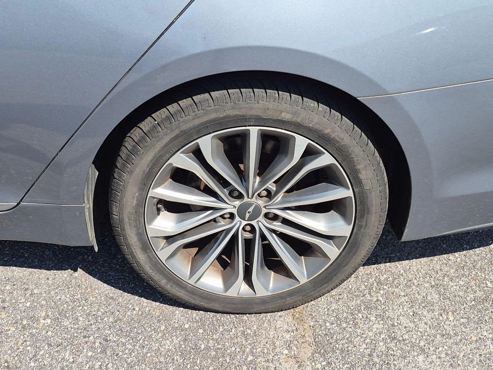 Used 2016 Parisian Gray Hyundai 3.8L image 11