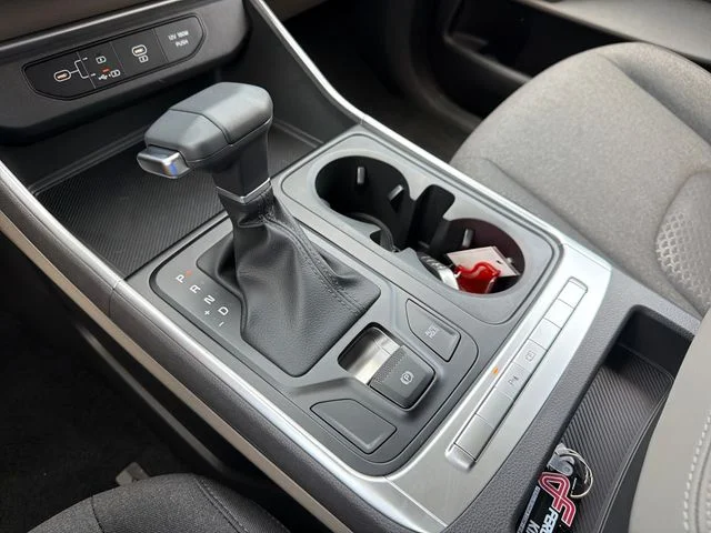 2027 Kia Carnival LX - Photo 15