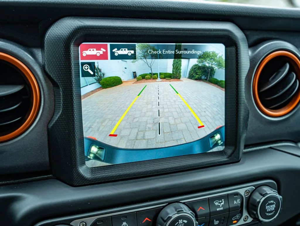 Used 2021 Black Clearcoat Jeep Mojave image 24